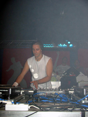 NatureOne_01August2003_Pic086