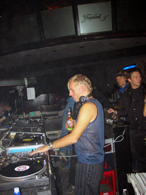 TimeWarp14_05April2003_Pic141